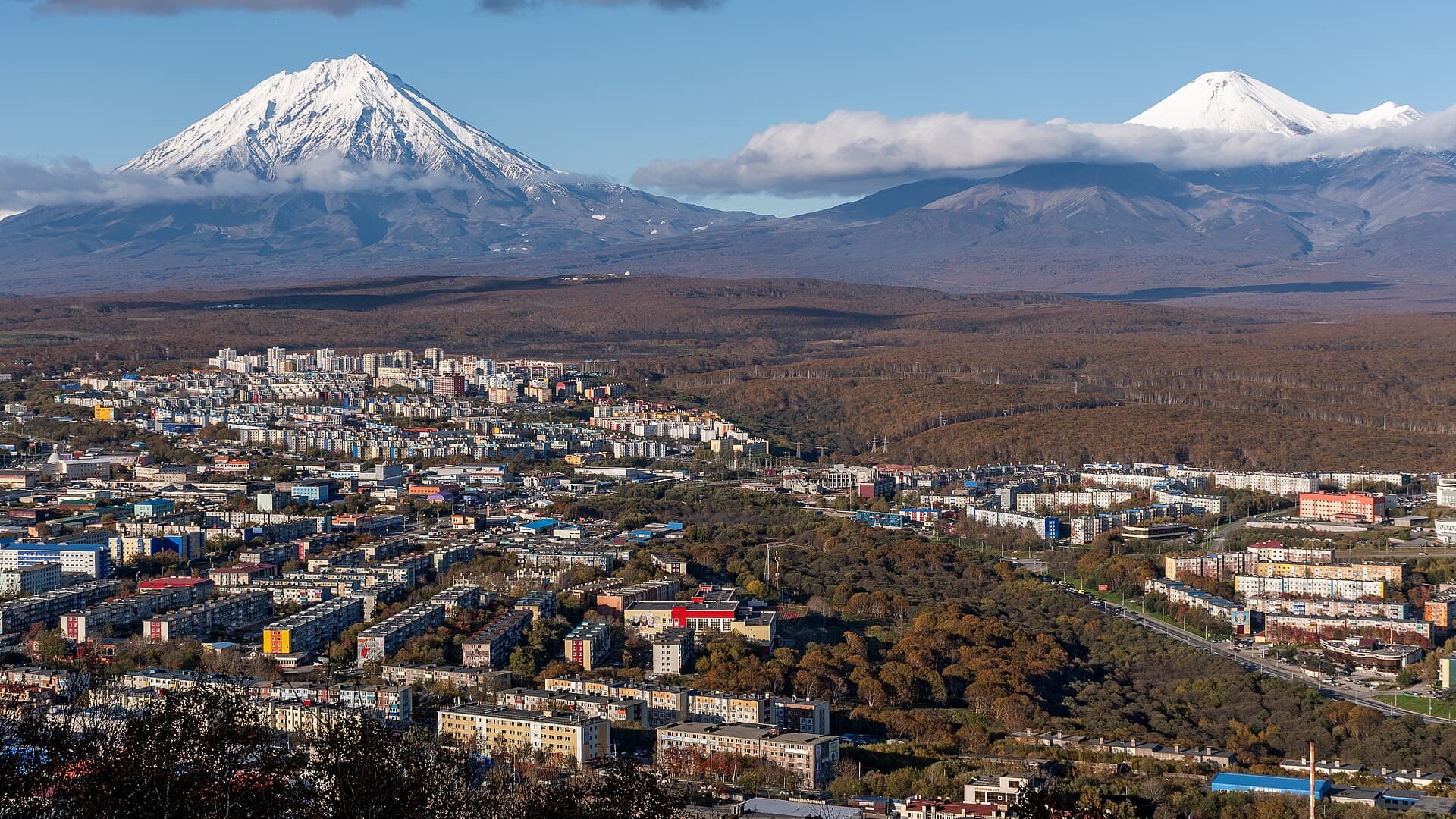 Петропавловск-Камчатский и домашние вулканы с Мишенной сопки
